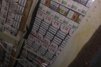 І знову бус, запакований цигарками, виявили на українсько-польському кордоні